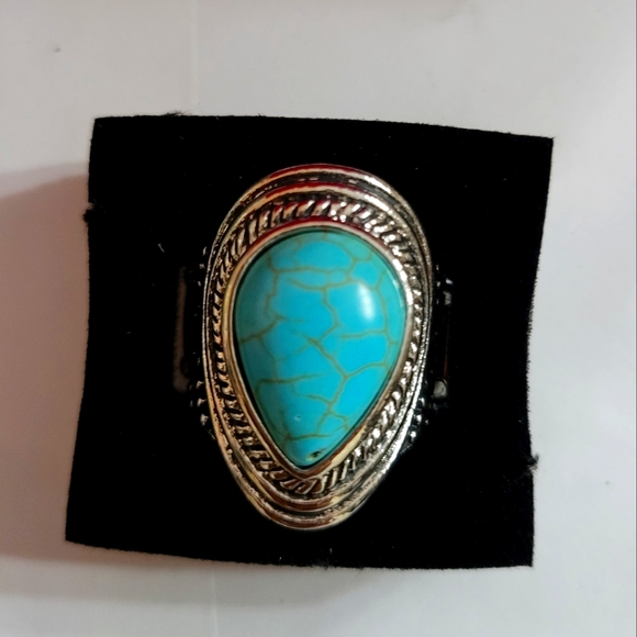 Paparazzi Fashion Ring - Picture 3 of 3